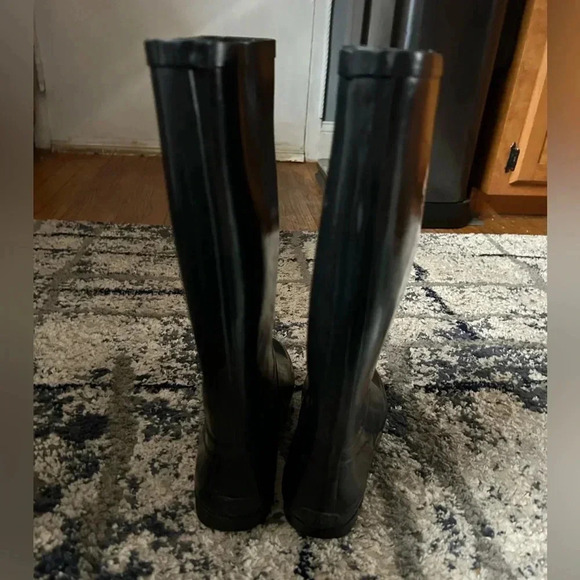 Juicy Couture Boots - Picture 3 of 4